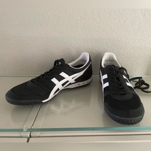 Asics Onitsuka Tiger Ultimate 81 Mens 8.5 Womens 10 Black & White Shoes Sneakers